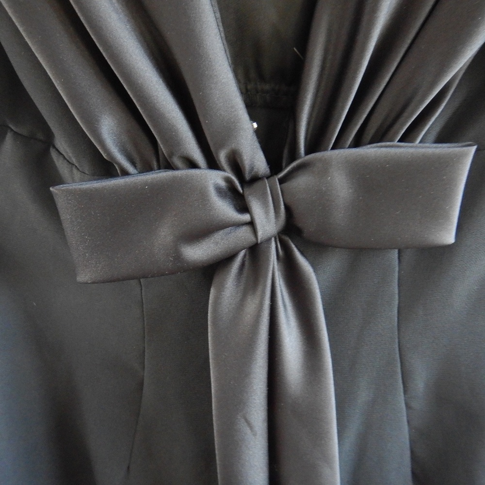 🖤 Womens Long satin formal gown with bow back